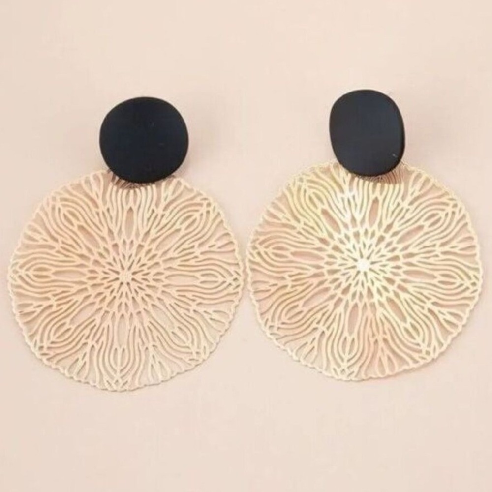BOUTIQUE Filigree Drop Earrings Women OS Gold Black Lightweight Boho Mandala
